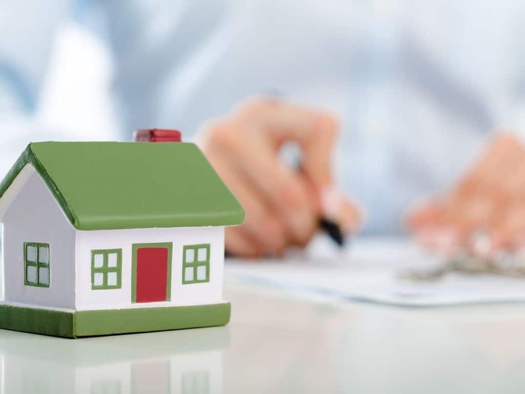 Vender una vivienda heredada: la tasación para evitar pagar más impuestos